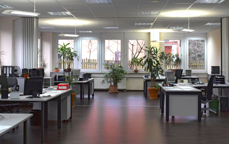 9072452-7713195-büroreinigung